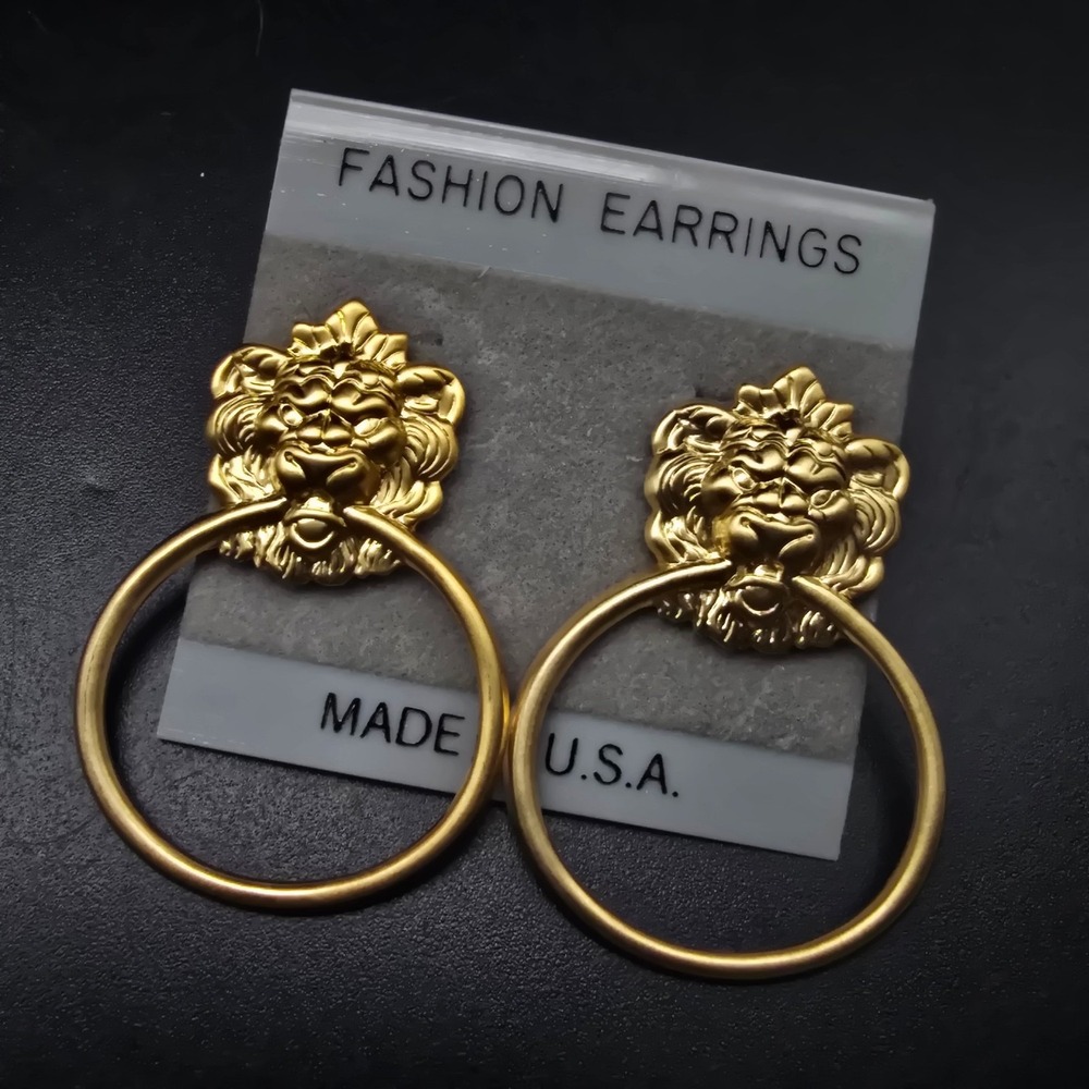 Vintage Gold Tone Lion Head Door Knocker Earrings NOS On Card Made in USA